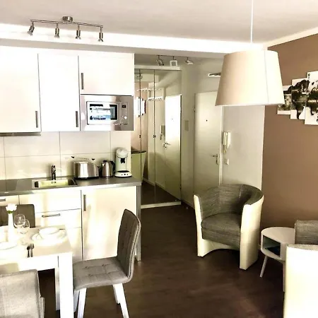 Lovely Apartment In Duesseldorf With Parking Apartment *