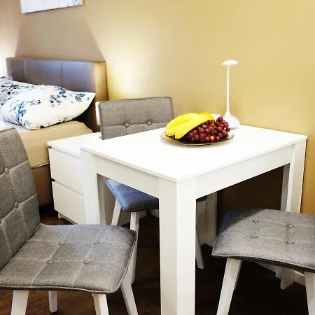 Lovely Apartment In Duesseldorf With Parking *