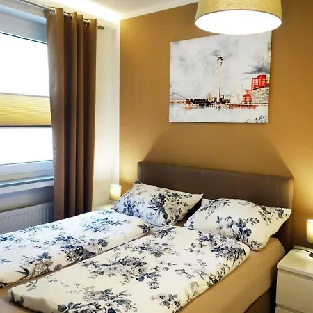 Lovely Apartment In Duesseldorf With Parking *